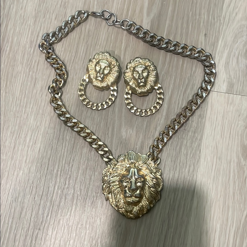Gold Lion Jewelry Set